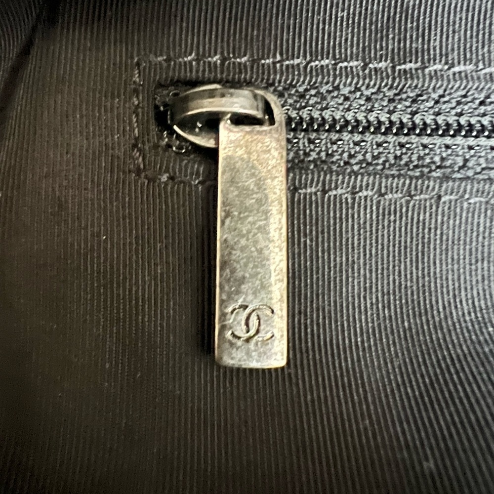 Chanel Quilted Tote - Picture 4 of 15